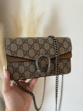 Load image into Gallery viewer, Snake Crossbody // Brown
