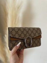 Load image into Gallery viewer, Snake Crossbody // Brown
